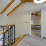 Apartment Stone Galant With Pool - Happy