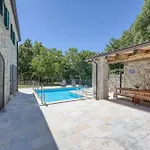Stone Galant With Pool - Happy * Brgudac