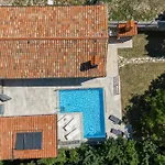Stone Galant With Pool - Happy