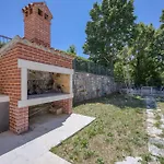 Stone Galant With Pool - Happy Apartment