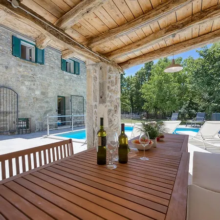 Stone Galant With Pool - Happy Brgudac