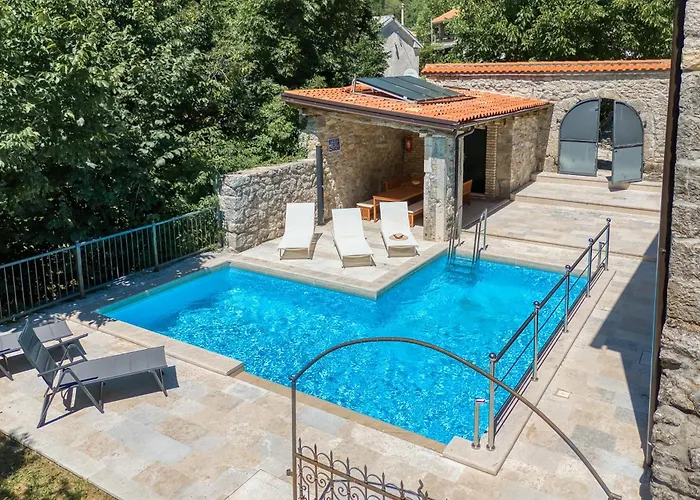 Stone Galant With Pool - Happy * Brgudac