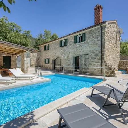 Διαμέρισμα Stone Galant With Pool - Happy *