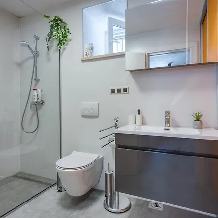 Stone Galant With Pool - Happy Apartman *
