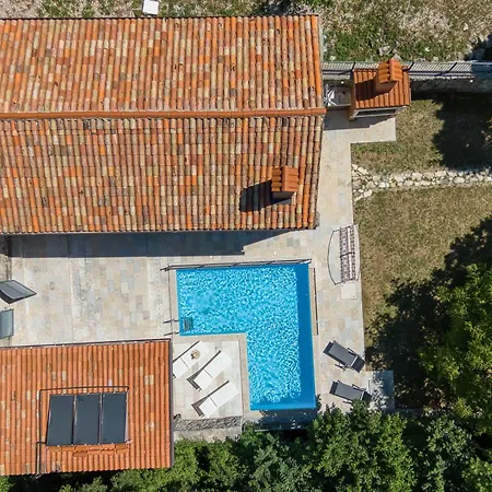 Stone Galant With Pool - Happy