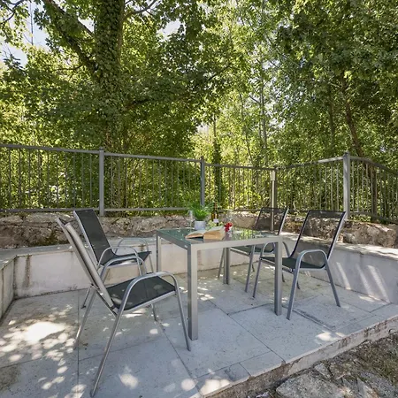 Stone Galant With Pool - Happy