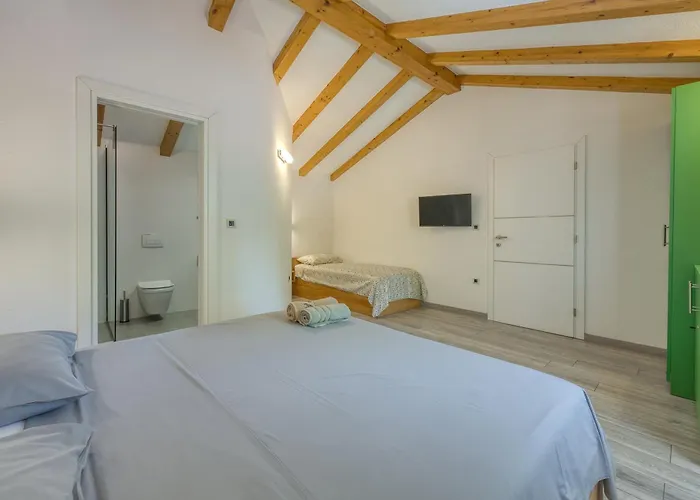 Stone Galant With Pool - Happy * Brgudac