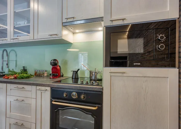 Stone Galant With Pool - Happy Brgudac