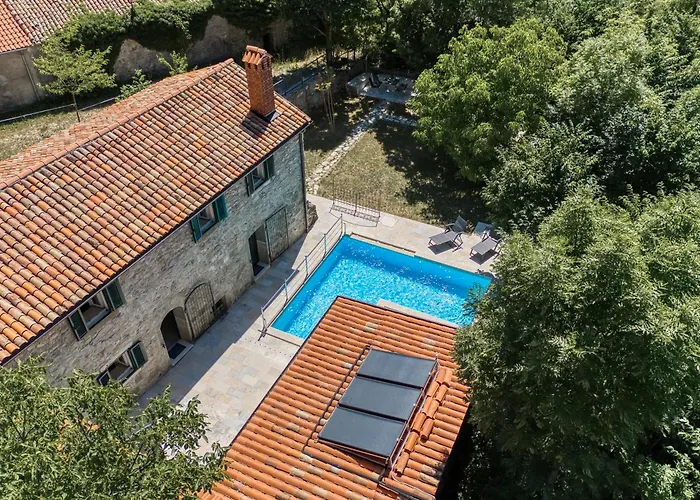 Stone Galant With Pool - Happy Brgudac