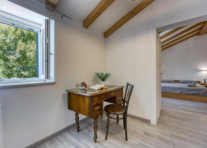 Stone Galant With Pool - Happy Brgudac