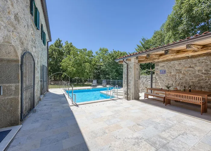 Stone Galant With Pool - Happy * Brgudac