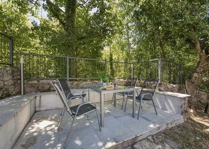 Stone Galant With Pool - Happy