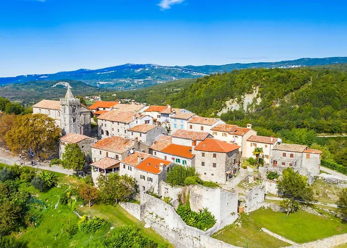 Stone Galant With Pool - Happy Brgudac